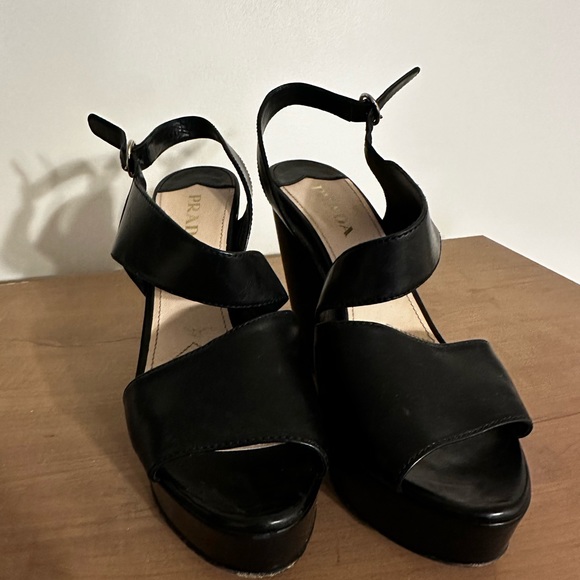 Asymmetrical Black Prada Wedges - Picture 4 of 6